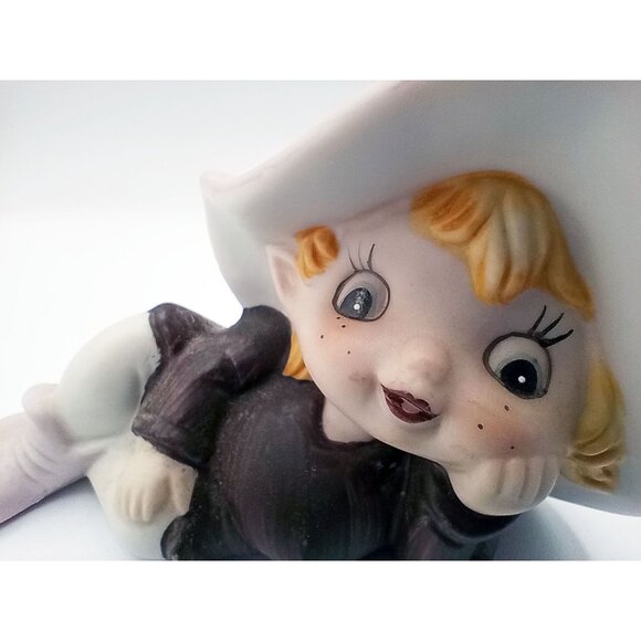 Homco Pixie Elf Figurine With Pink Hat Boots Lying Down Vintage 2.5 Inches 5213 - Picture 3 of 10